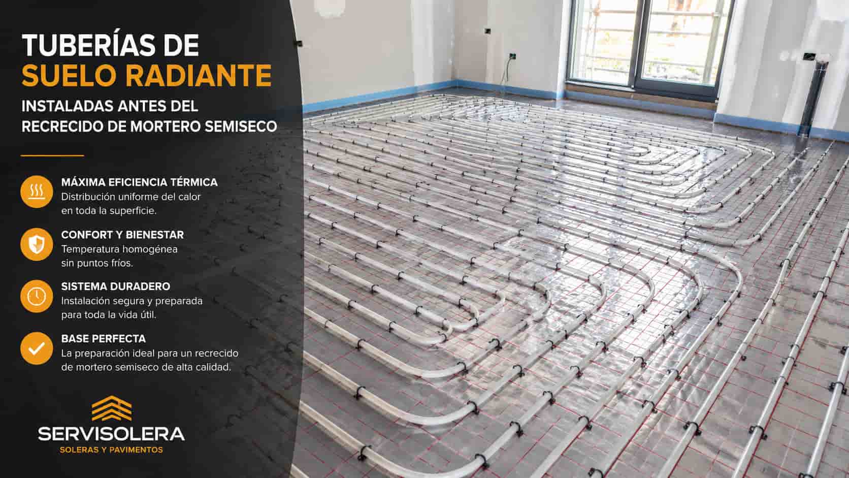 Tuberías de suelo radiante fijadas sobre aislamiento antes del recrecido de mortero semiseco
